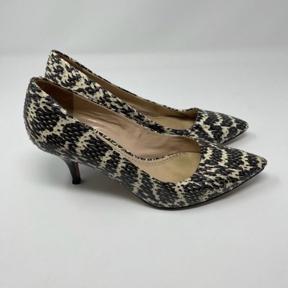Pour La Victoire Embossed Black Cream Snake Skin Pumps - Picture 2 of 8